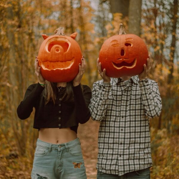 20 Amazing Couple Halloween Outfits To Make You Shine