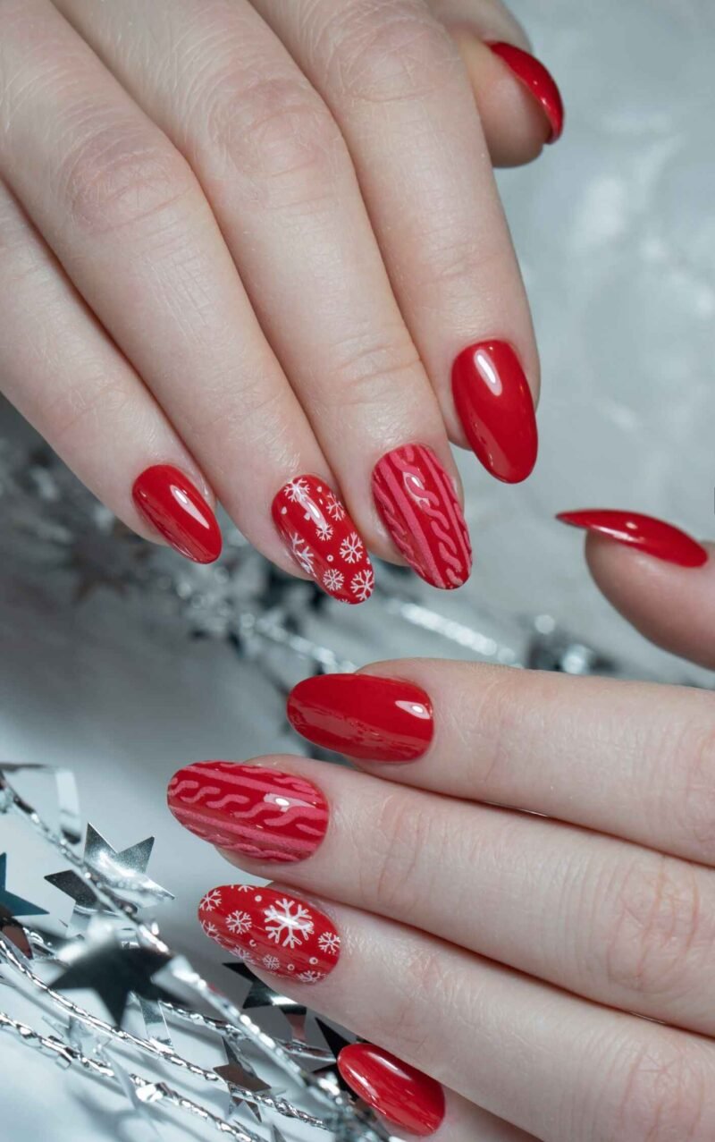 Christmas Nails Featured Image